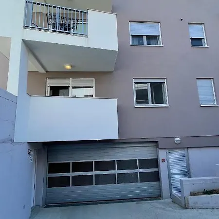 Ventula Apartment *